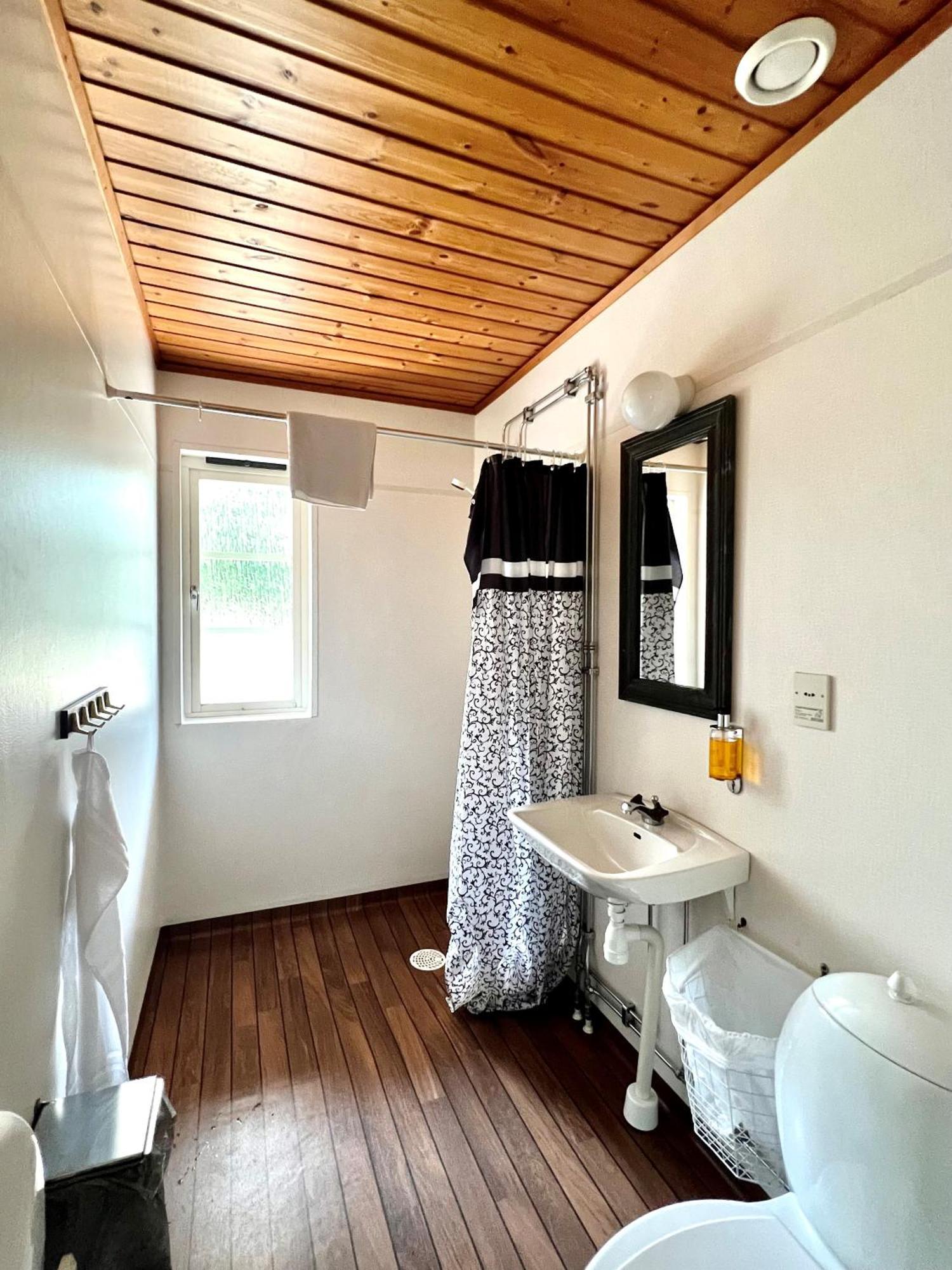 Stf Korroe Gardshotell - B&B Linneryd ภายนอก รูปภาพ